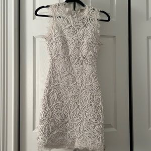 Sans Souci White Lace Patterned Dress